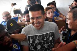 爱游戏在线-包含瑞典逆转巴萨，马夏尔完成帽子戏法的词条