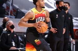 爱游戏tv-爵士逆转76人，萨博尼斯送出助攻