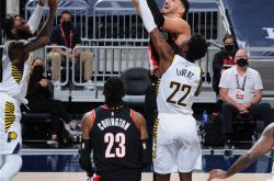 爱游戏-步行者客场战胜开拓者，顺利晋级的简单介绍