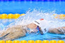 爱游戏入口-总决赛之夜，浓眉点燃赛场，一个巨星的诞生与一座城市的救赎