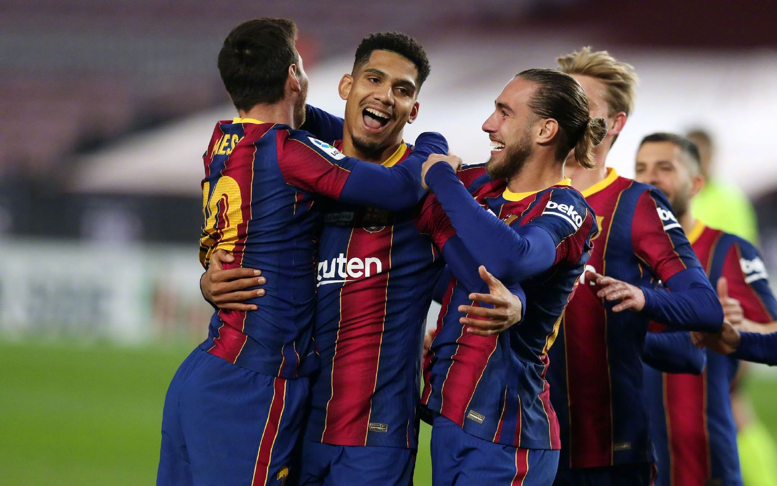 巴塞罗那苦战不懈，晋级未定之局