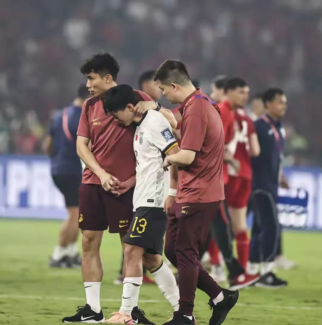 球队在客场取得大胜,主教练赞叹不已 球队在客场取得大胜,主教练赞叹不已