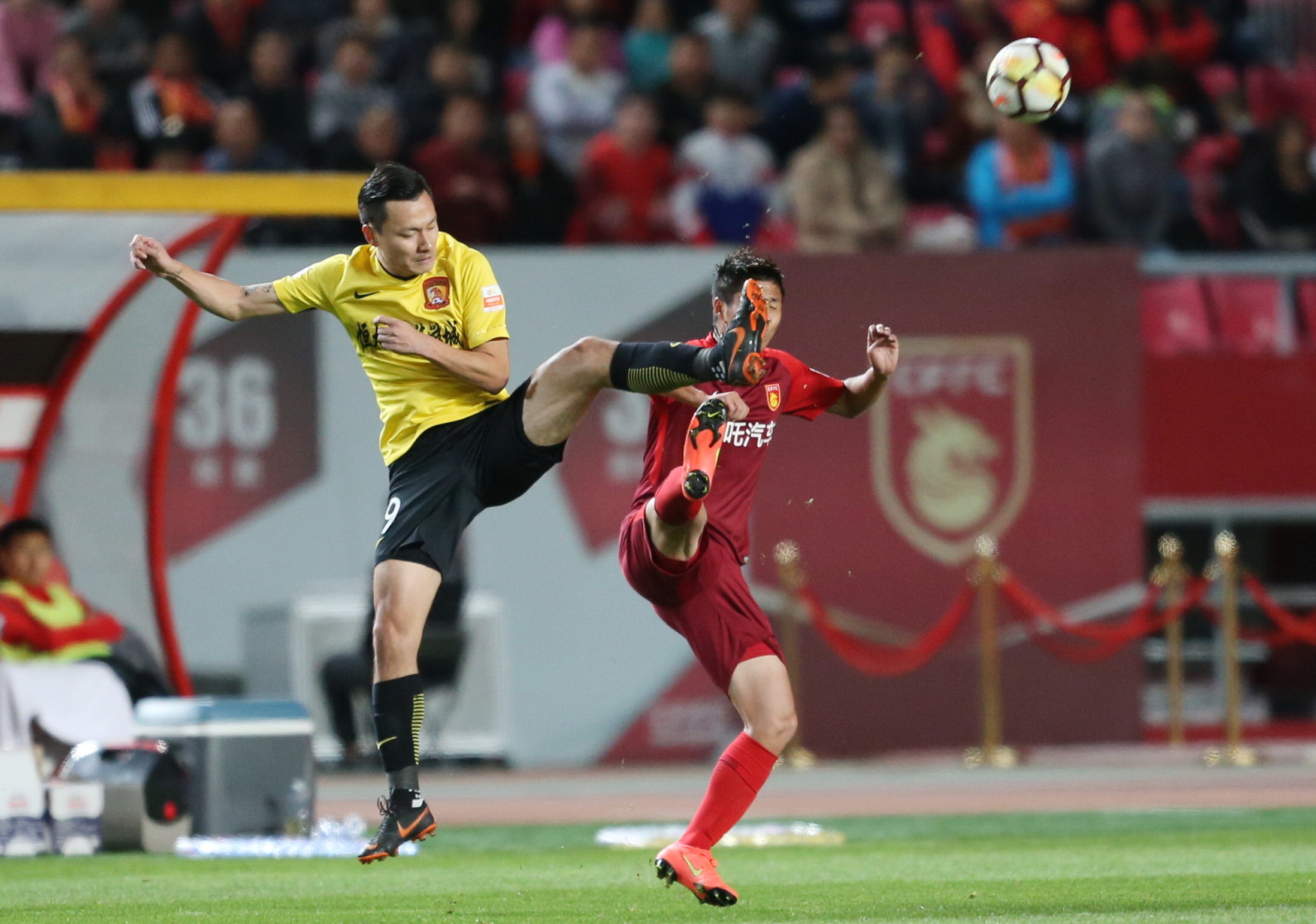 恒大惨遭华夏绝杀,客场-不敌对手,蒙哥丹独中一元!的简单介绍 恒大惨遭华夏绝杀,客场-不敌对手,蒙哥丹独中一元!的简单介绍