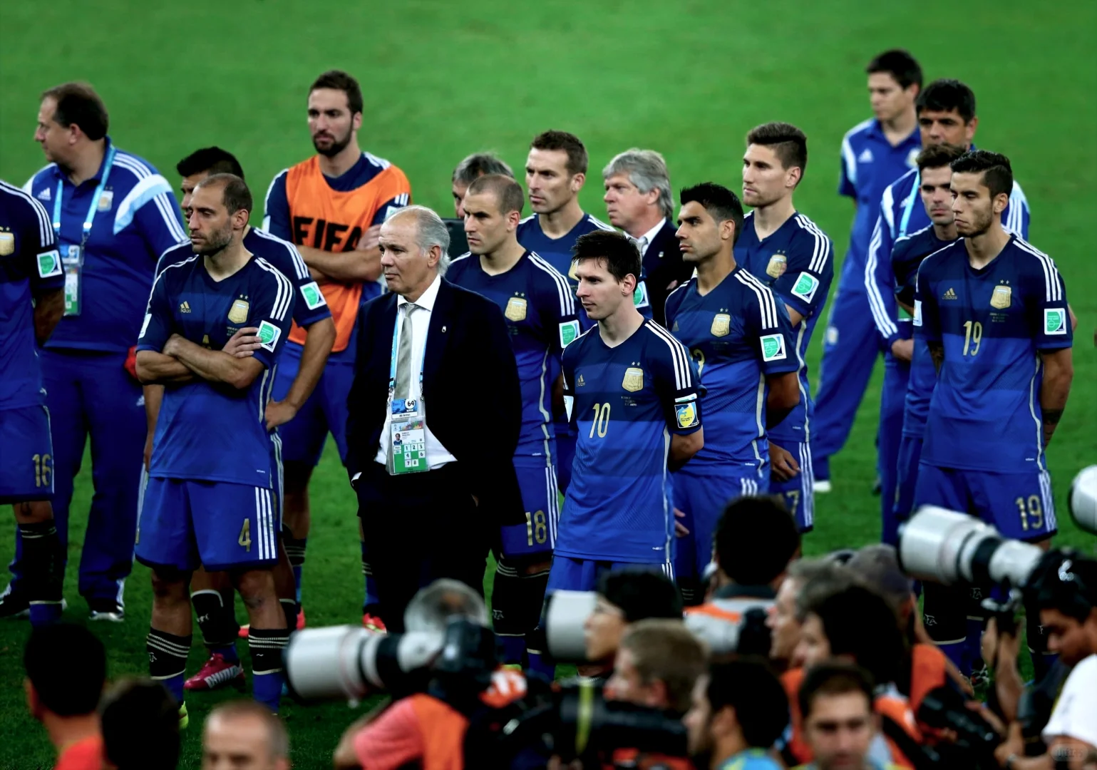 关于萨索洛客场负于那不勒斯，遗憾错失良机的信息