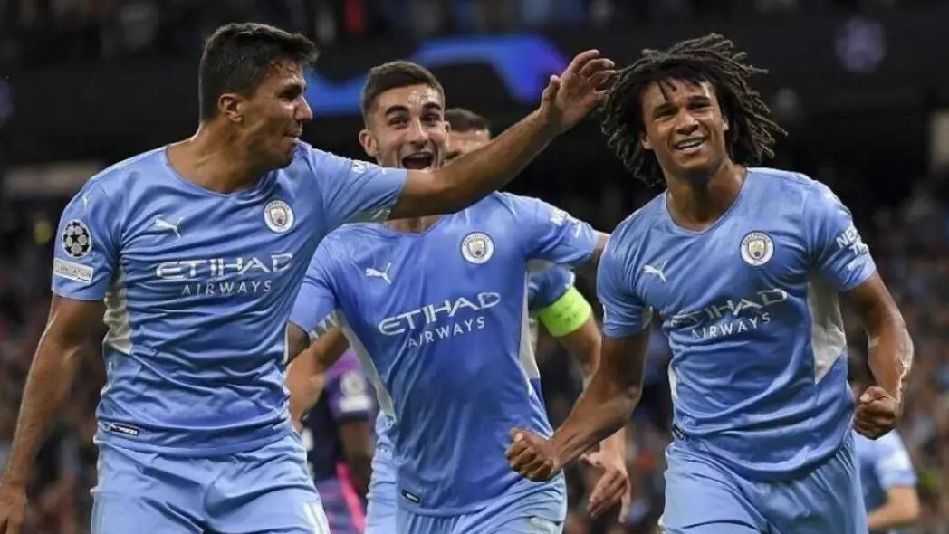 阿贾克斯力克欧冠冠军曼城，晋级豪取四连胜的简单介绍