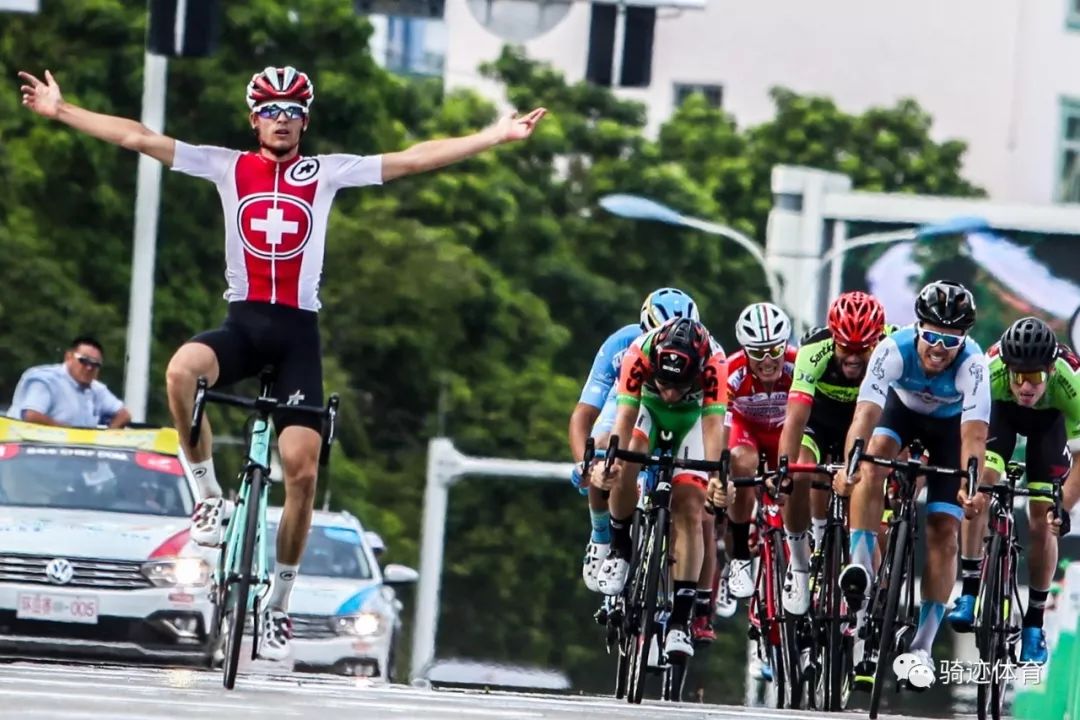 吉林队紧追不放,坚守领先位置的简单介绍 吉林队紧追不放,坚守领先位置的简单介绍