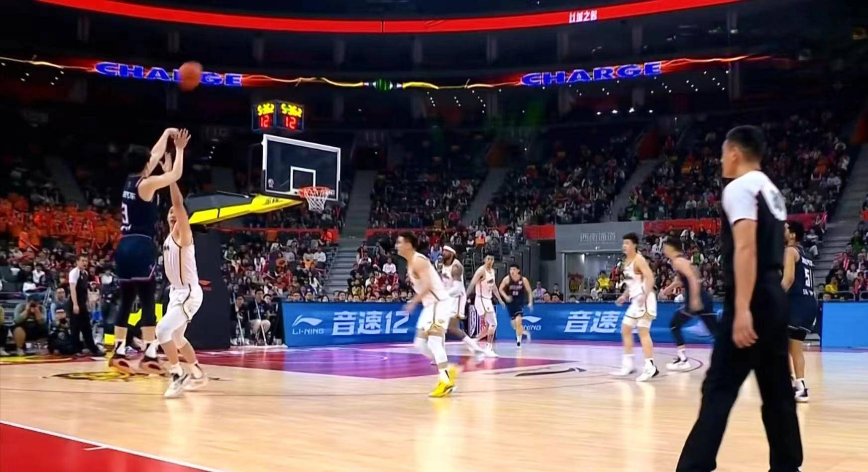 广东宏远队大胜对手取得三连胜