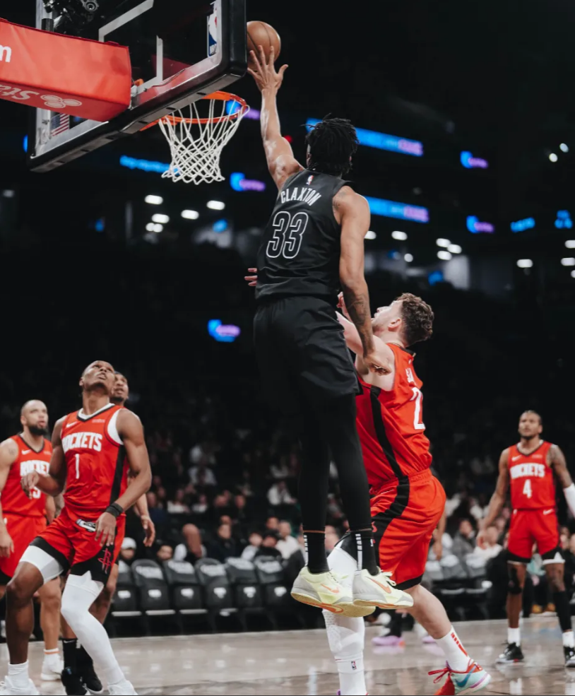 猛龙惨败篮网，收获主场胜利