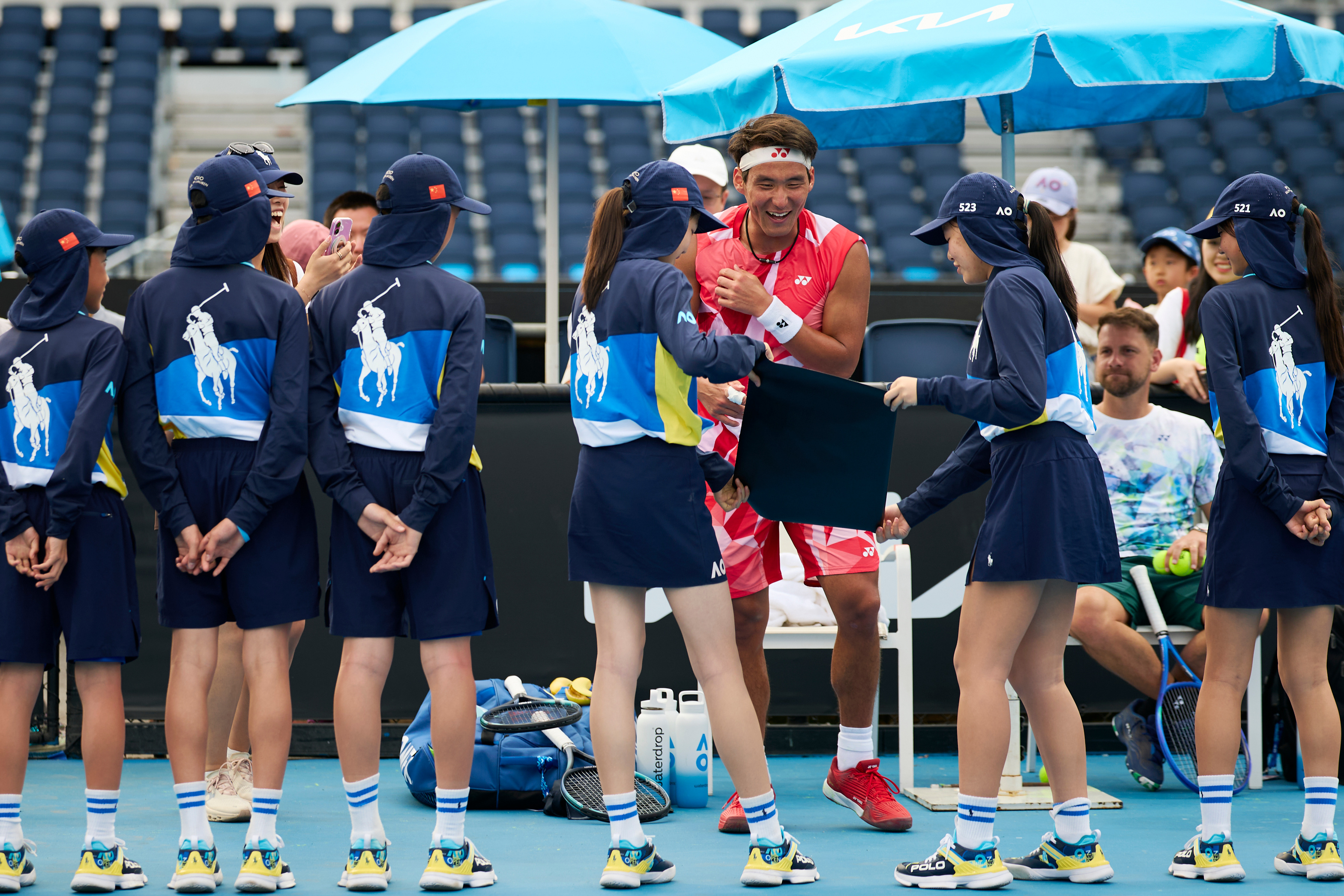 包含英国网球队碾压澳大利亚网球队,克耶高斯完成帽子戏法的词条 包含英国网球队碾压澳大利亚网球队,克耶高斯完成帽子戏法的词条