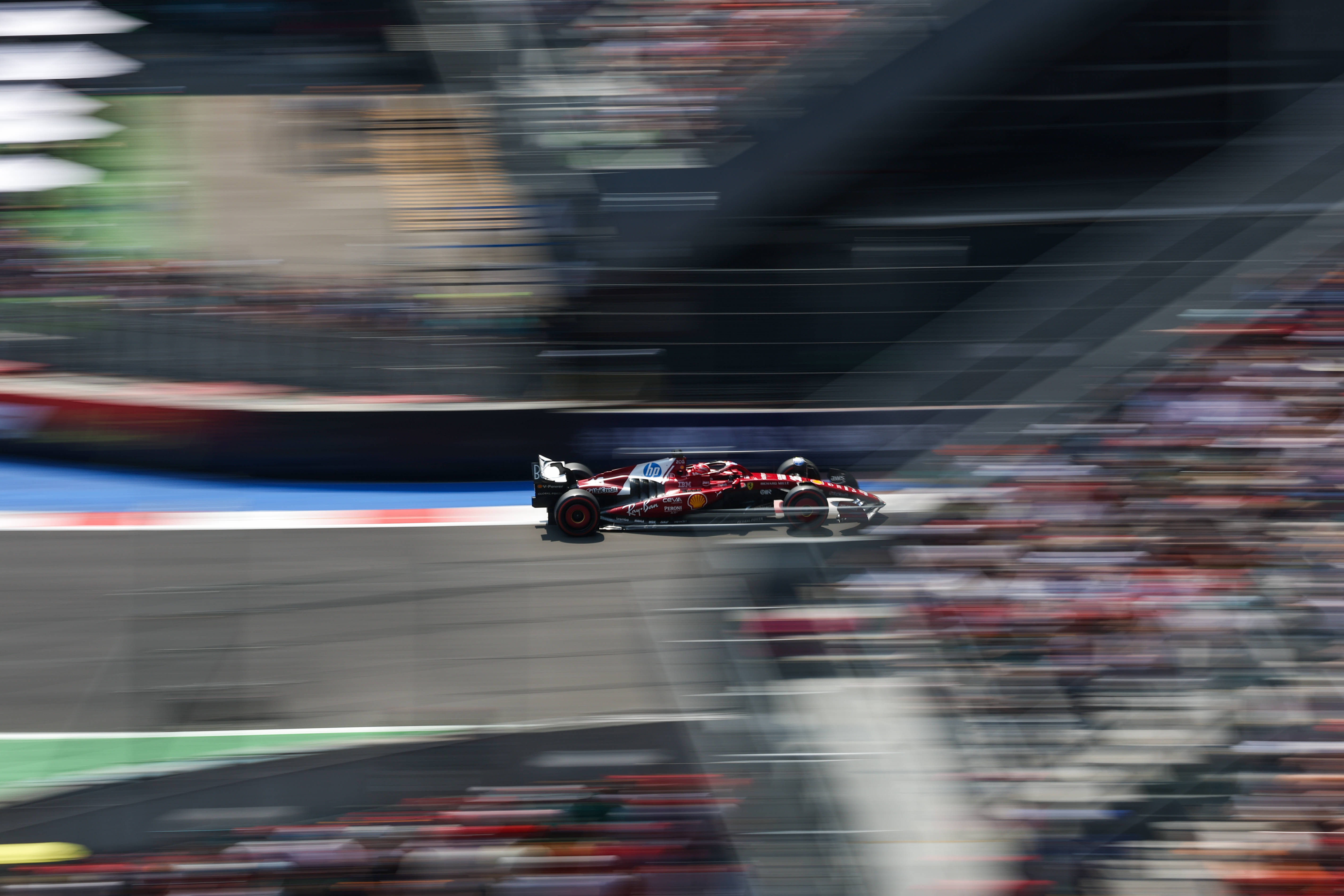 哈斯车队翻盘红牛二队,汉密尔顿带队取胜 哈斯车队翻盘红牛二队,汉密尔顿带队取胜