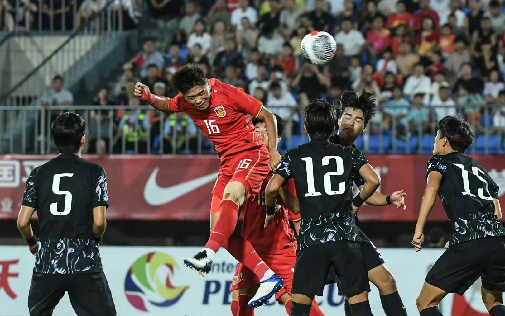 关于队员发挥出色！球队凭借卓越表现大胜对手的信息