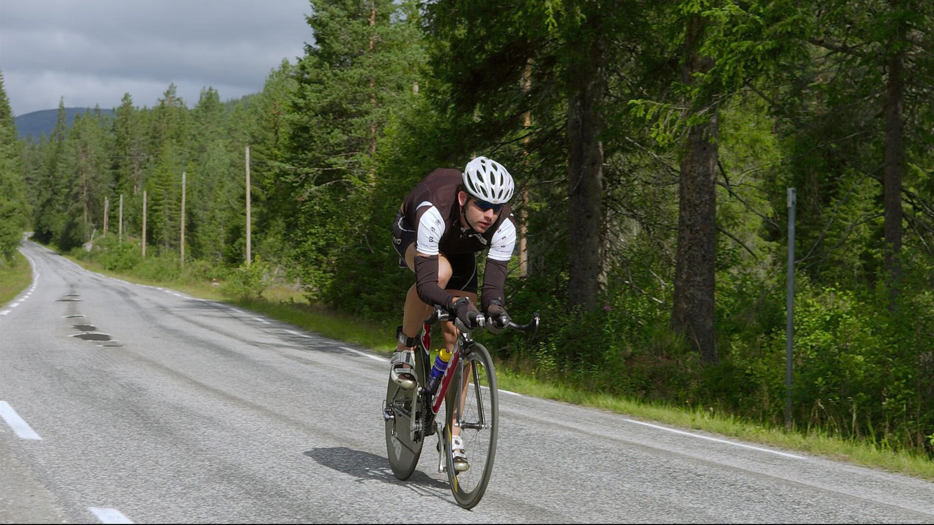 意甲焦点战之夜,字母哥连续得分拉开差距,诠释何为统治力
