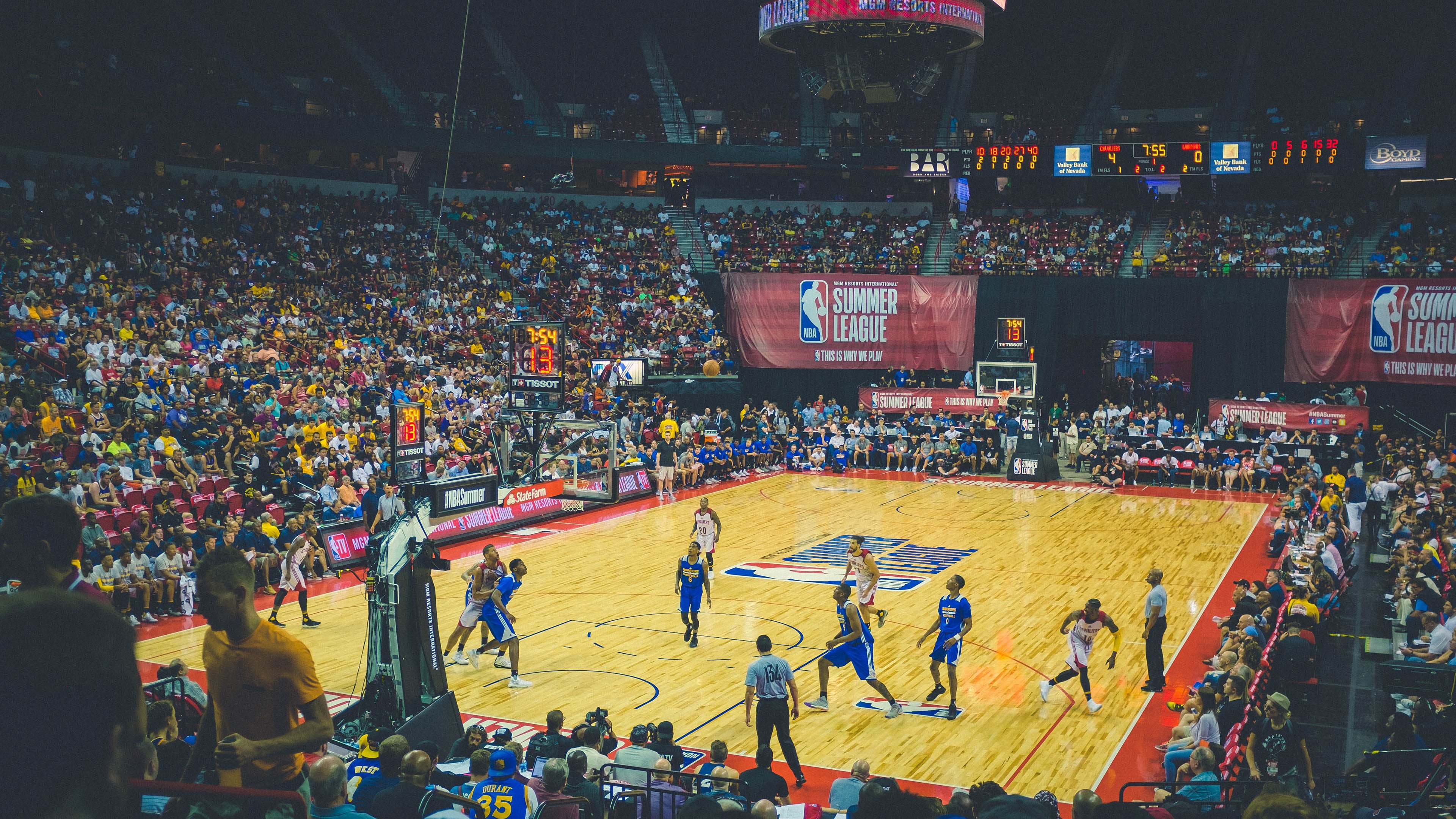 掘金绝杀独行侠，西亚卡姆惊艳四座—一场注定载入史册的经典对决