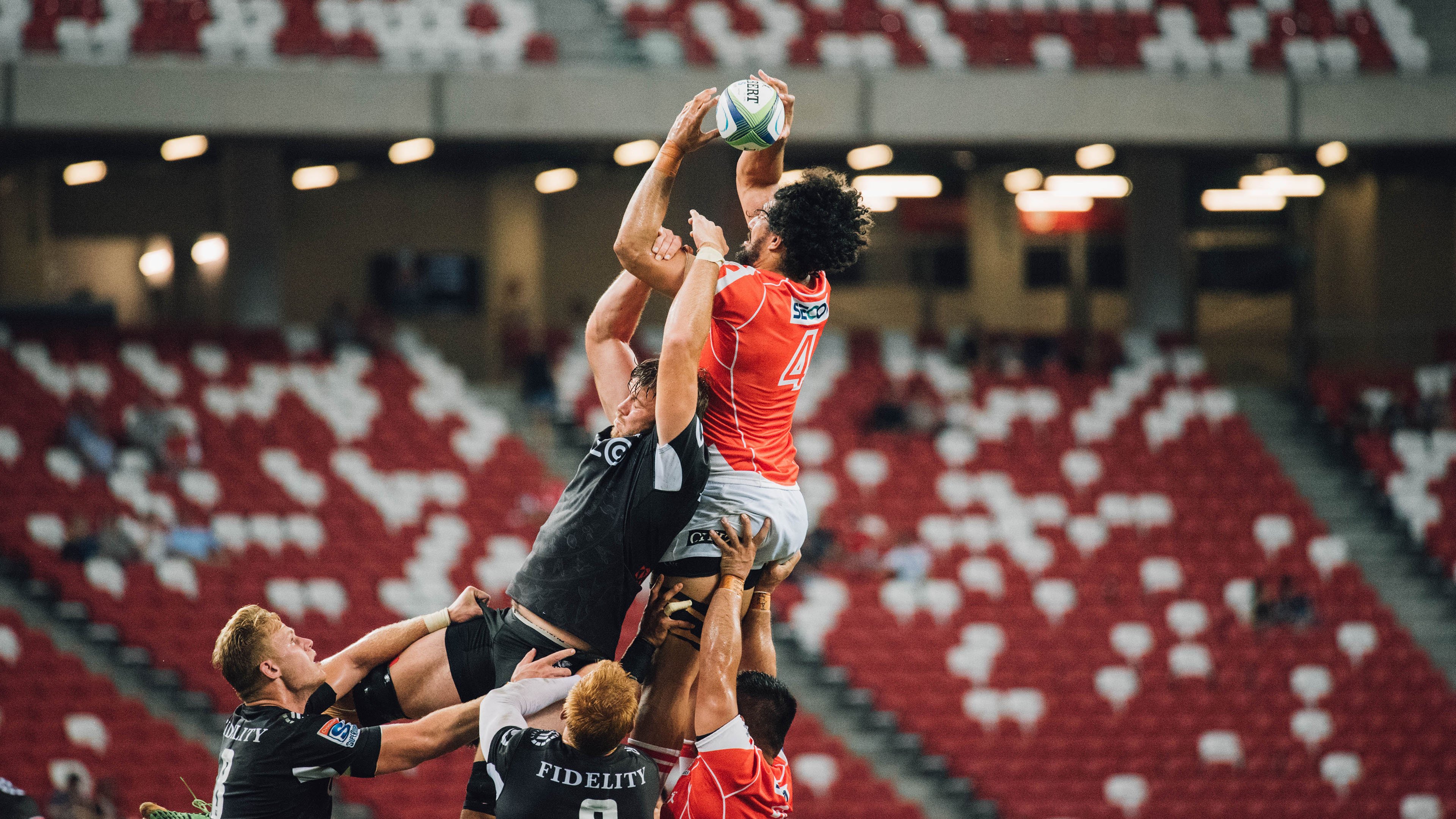 佩雷兹统治全场，索伯绝地翻盘，策略与韧性的双重胜利